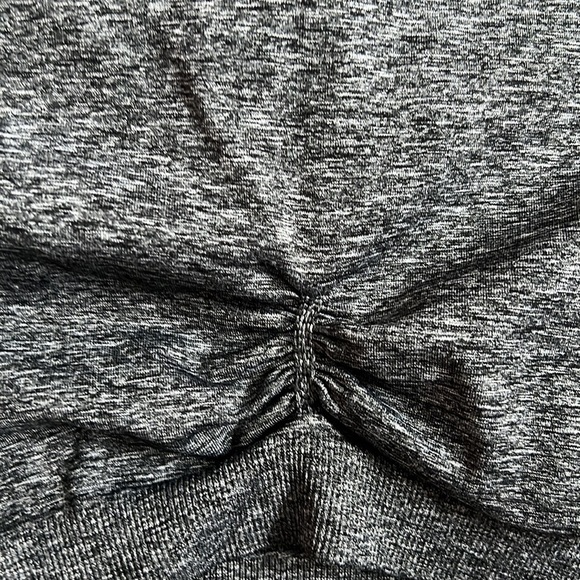 Gymshark Long Sleeve Cropped Top - Picture 9 of 9